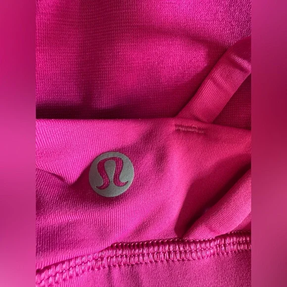 Lululemon Ripened Raspberry Energy Bra Size 6 - Picture 5 of 6